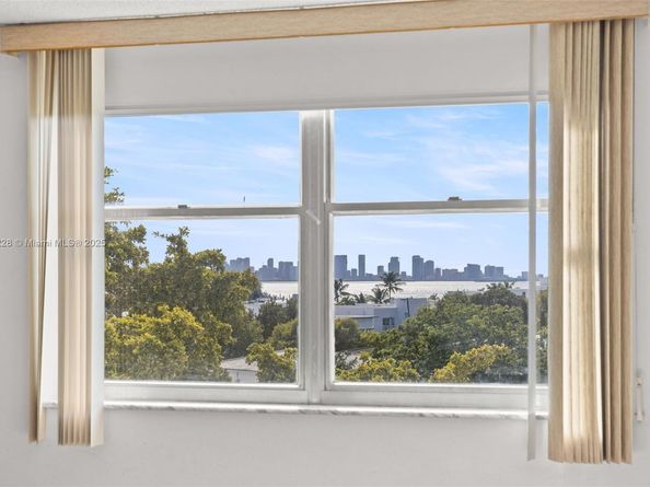 6900 Bay Dr 5C, Miami Beach FL 33141
