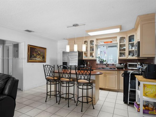 5810 SW 22nd St, Miami FL 33155