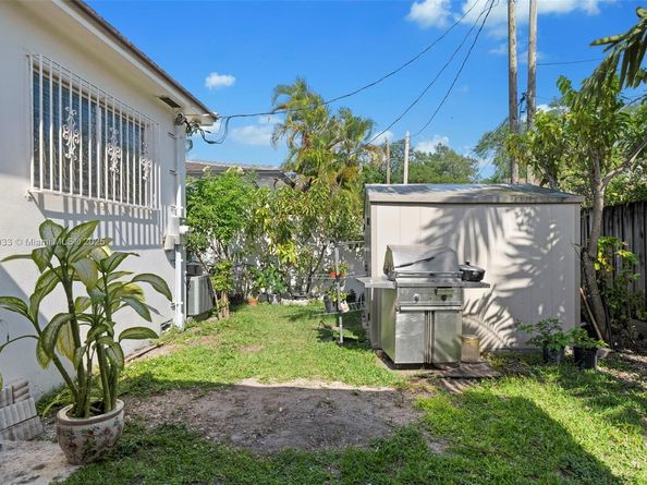 5810 SW 22nd St, Miami FL 33155