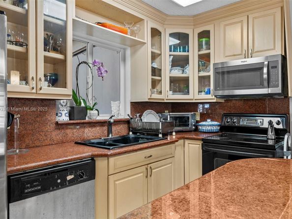 5810 SW 22nd St, Miami FL 33155