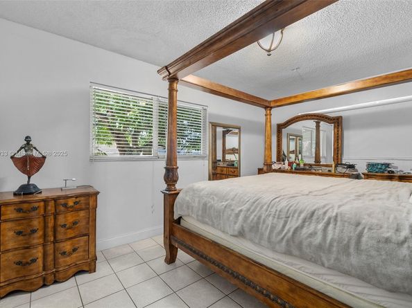 5810 SW 22nd St, Miami FL 33155