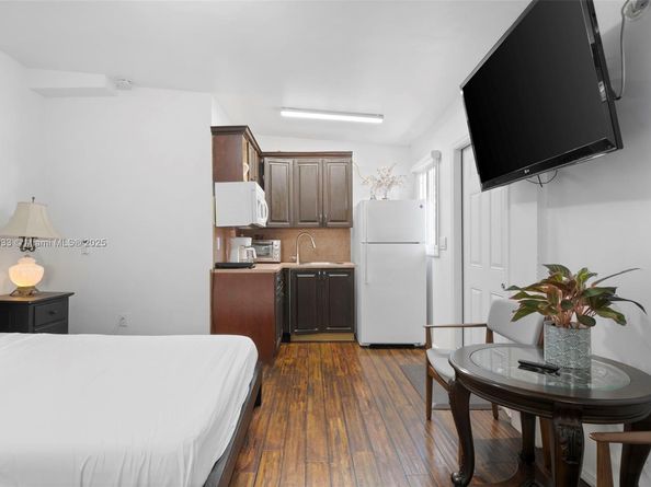 5810 SW 22nd St, Miami FL 33155