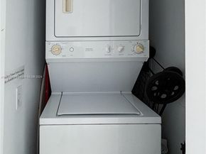 92 SW 3 St 4407, Miami FL 33130