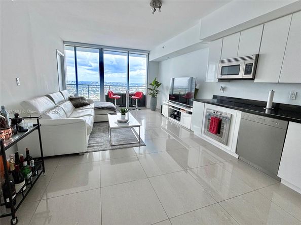 92 SW 3 St 4407, Miami FL 33130