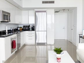 92 SW 3 St 4407, Miami FL 33130