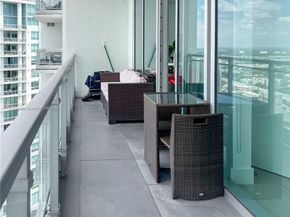 92 SW 3 St 4407, Miami FL 33130