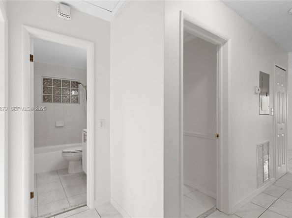 1410 NW 42nd St, Fort Lauderdale FL 33309