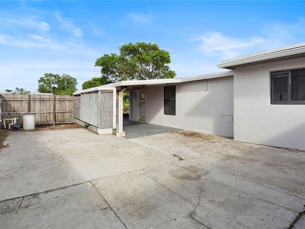 1410 NW 42nd St, Fort Lauderdale FL 33309