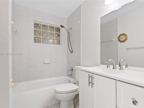 1410 NW 42nd St, Fort Lauderdale FL 33309