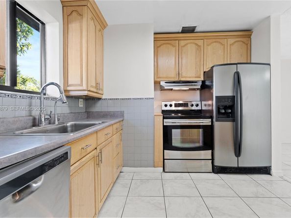 1410 NW 42nd St, Fort Lauderdale FL 33309