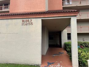 10255 NW 9th St Cir 5037, Miami FL 33172