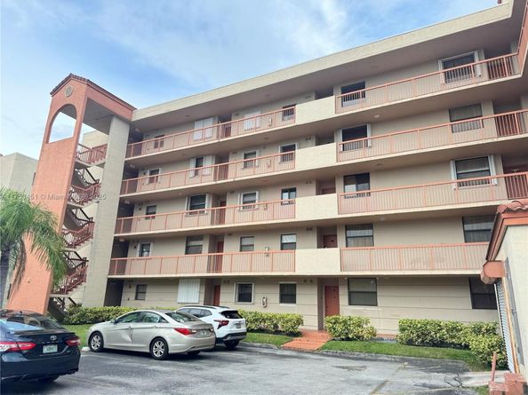 10255 NW 9th St Cir 5037, Miami FL 33172