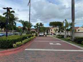 10255 NW 9th St Cir 5037, Miami FL 33172
