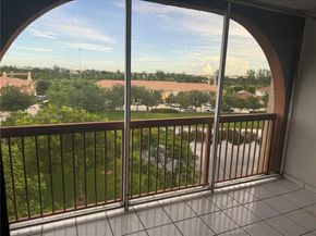 10255 NW 9th St Cir 5037, Miami FL 33172