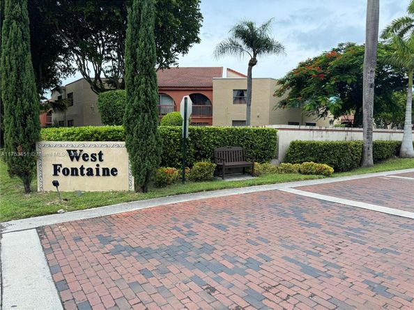 10255 NW 9th St Cir 5037, Miami FL 33172