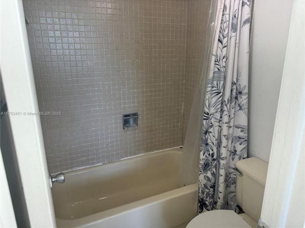10255 NW 9th St Cir 5037, Miami FL 33172