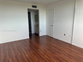 10255 NW 9th St Cir 5037, Miami FL 33172
