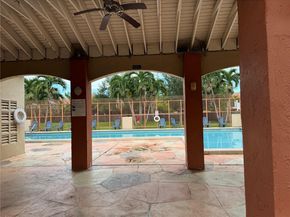 10255 NW 9th St Cir 5037, Miami FL 33172