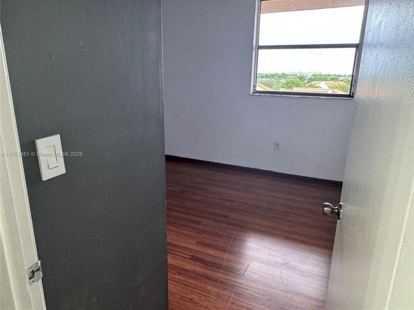 10255 NW 9th St Cir 5037, Miami FL 33172