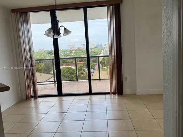 2301 SW 27th Ave 706, Miami FL 33145