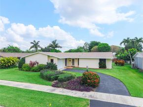 18535 SW 90th Ct, Cutler Bay FL 33157