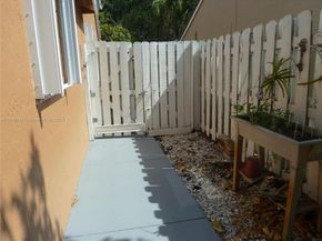13240 SW 20th St, Miramar FL 33027