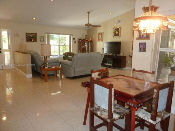 13240 SW 20th St, Miramar FL 33027