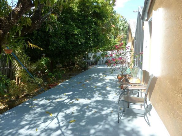 13240 SW 20th St, Miramar FL 33027