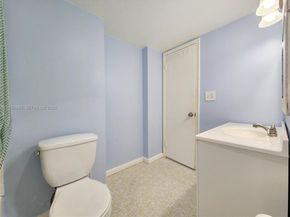 3703 NE 166th St 905, North Miami Beach FL 33160