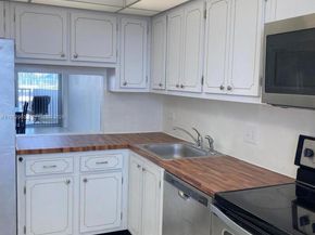 3703 NE 166th St 905, North Miami Beach FL 33160