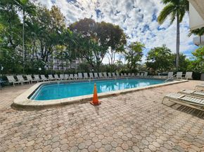 3703 NE 166th St 905, North Miami Beach FL 33160