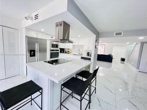 20571 NE 6th Ct, Miami FL 33179