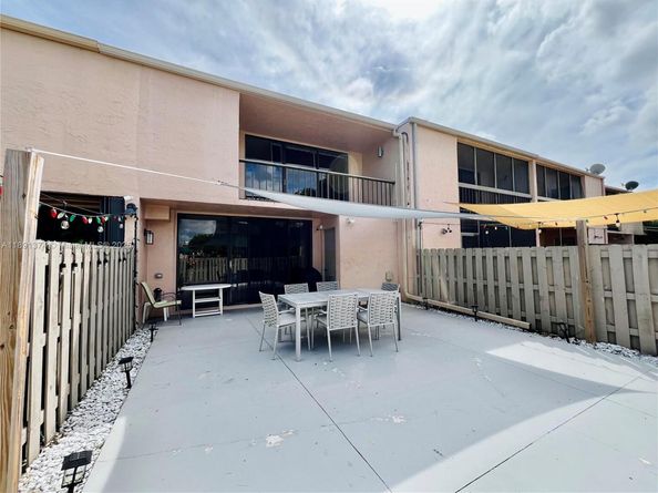 20571 NE 6th Ct, Miami FL 33179