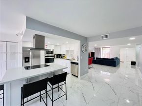 20571 NE 6th Ct, Miami FL 33179