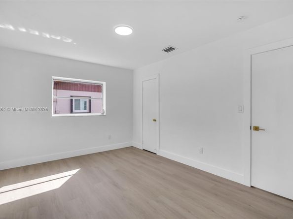 21241 NE 2nd Ave, Miami FL 33179