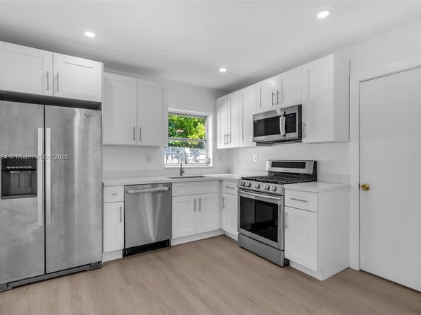 21241 NE 2nd Ave, Miami FL 33179