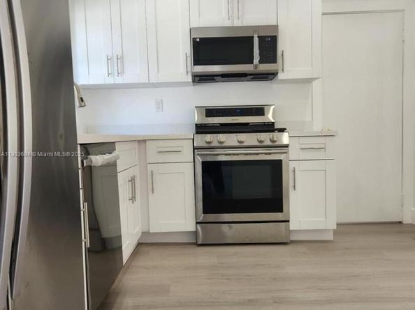 21241 NE 2nd Ave, Miami FL 33179