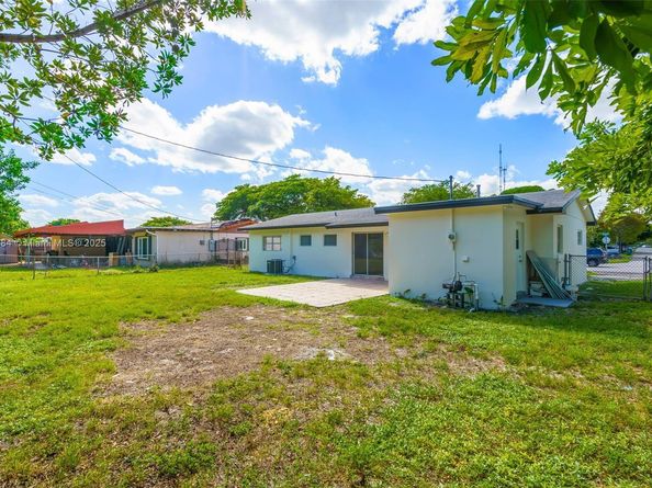 21241 NE 2nd Ave, Miami FL 33179