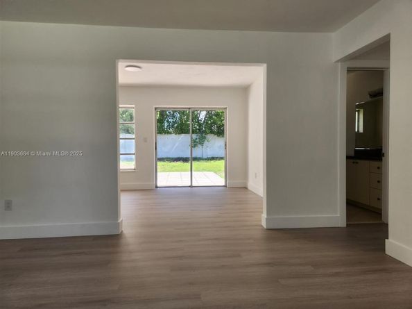 21241 NE 2nd Ave, Miami FL 33179