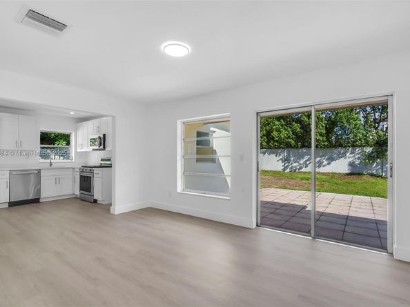 21241 NE 2nd Ave, Miami FL 33179