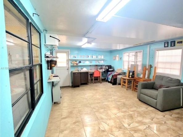 5330 NW 182nd St, Miami Gardens FL 33055