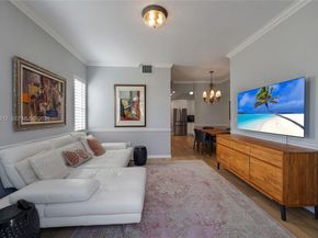 2870 Pine Tree Dr 3, Miami Beach FL 33140