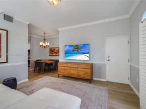 2870 Pine Tree Dr 3, Miami Beach FL 33140