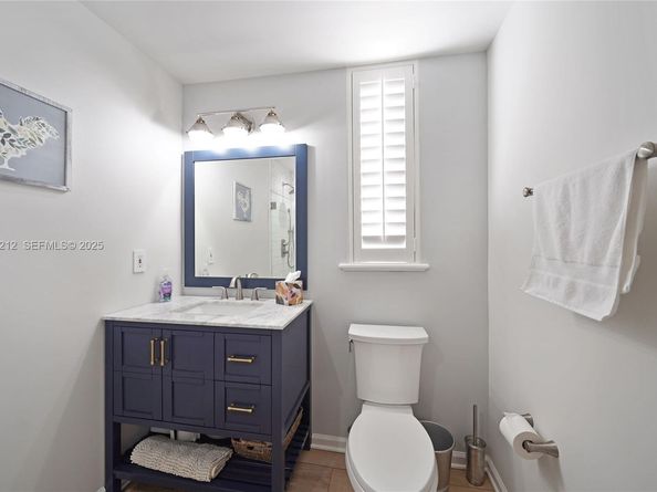 2870 Pine Tree Dr 3, Miami Beach FL 33140