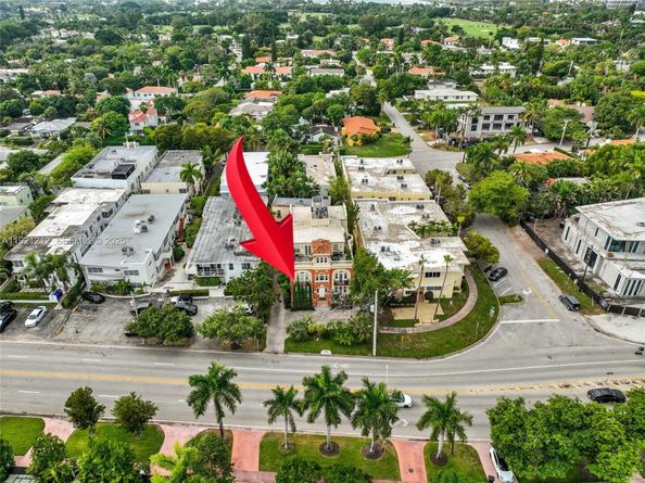 2870 Pine Tree Dr 3, Miami Beach FL 33140