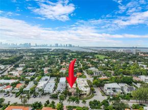 2870 Pine Tree Dr 3, Miami Beach FL 33140