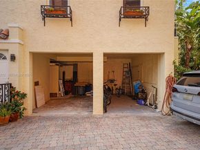 2870 Pine Tree Dr 3, Miami Beach FL 33140