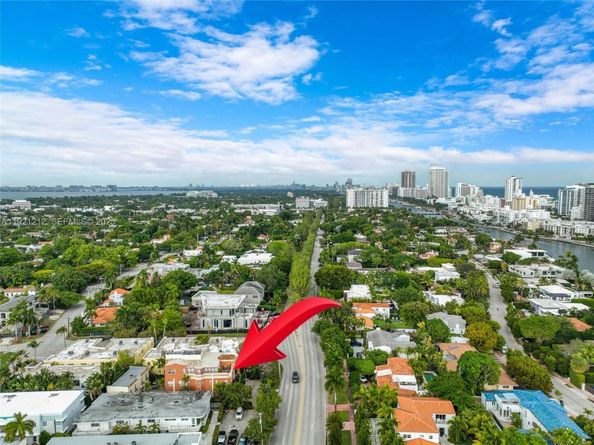 2870 Pine Tree Dr 3, Miami Beach FL 33140