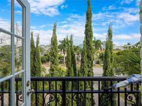 2870 Pine Tree Dr 3, Miami Beach FL 33140