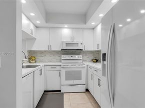 100 SW 130th Ter 204C, Pembroke Pines FL 33027
